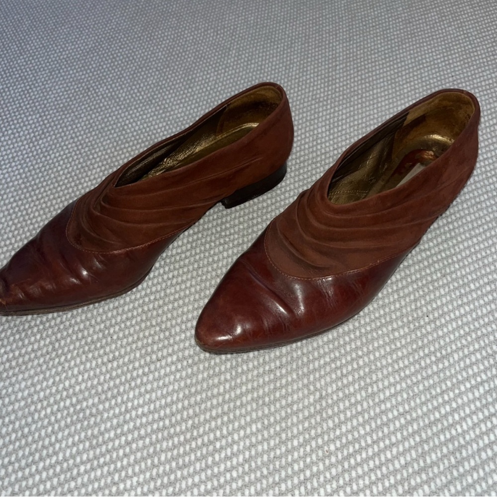 Via Spiga Vintage Brown Ruched Suede Italian Leather Pointed Toe Shooties Sz 5.5